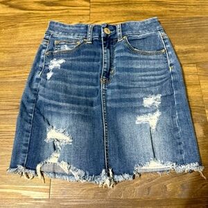 American Eagle Denim Hi-Rise Mini Skirt Size 00 Blue Girly Frayed Hem Pockets